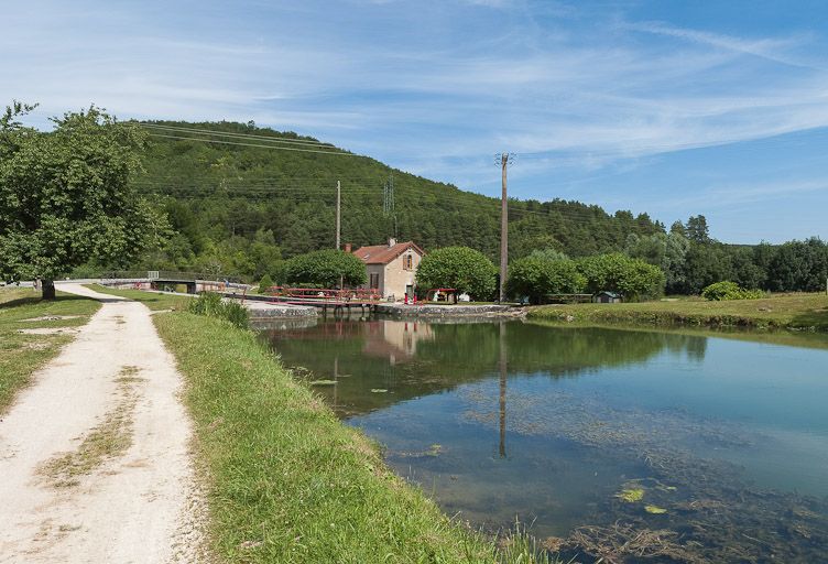 site de l'écluse 72 du versant Yonne, dite de Perrigny (canal de Bourgogne)