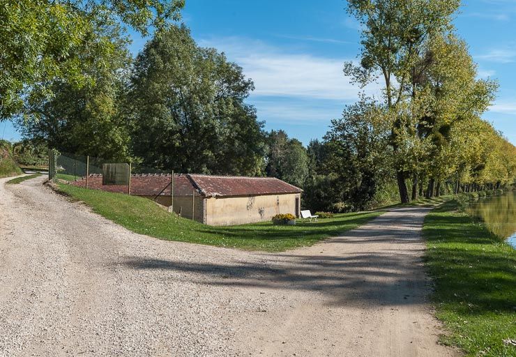 lavoir (activités liées au canal de Bourgogne)