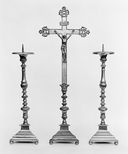 croix d'autel et série de 6 chandeliers d'autel