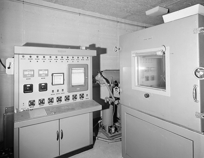 machine à modifier la température et la siccité (étuve, réfrigérateur et congélateur de laboratoire Sapratin)