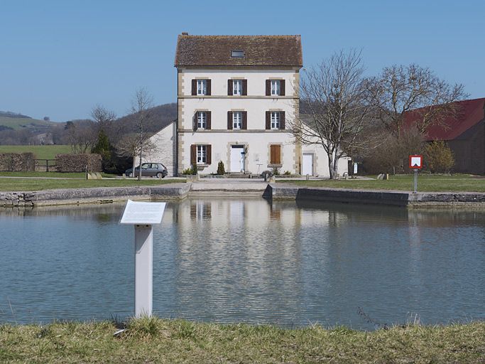 maison de perception et de garde (canal de Bourgogne)