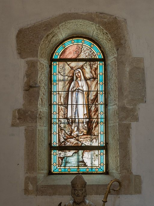 verrière figurée : Vierge de Lourdes (baie 5)