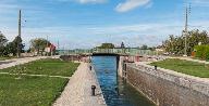 pont routier sur l'écluse 99 du versant Yonne (canal de Bourgogne)