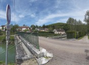 pont routier sur l'écluse 25 du versant Saône (canal de Bourgogne)