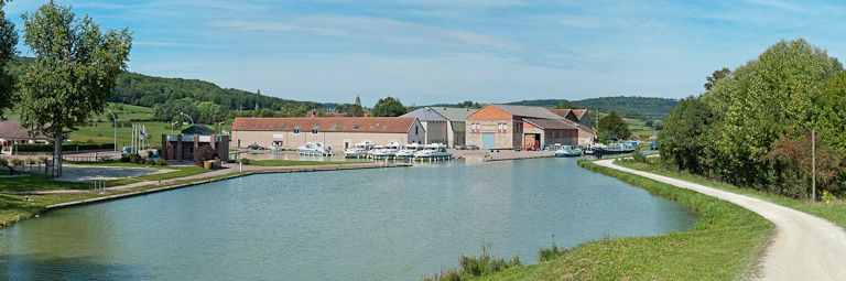 port de Venarey-les-Laumes ; gare d'eau (canal de Bourgogne)